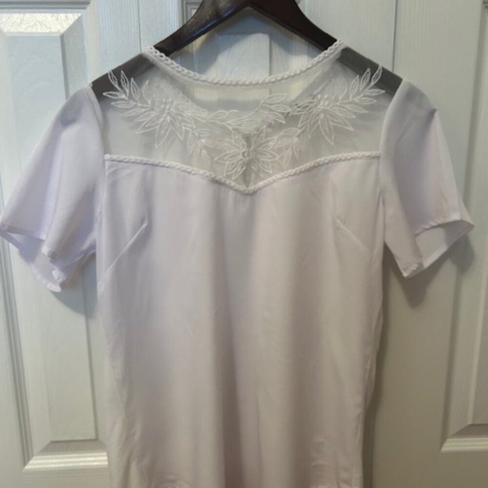 White Carreli blouse in size small with partial lace front